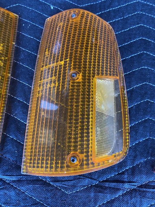 Volvo 240 Amber Turn Signal Lenses Pair Corner Flat Hood 3-Screw 242 244 #2263E