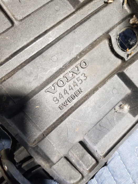 1998-2000 Volvo V70 S70 V70R Battery Tray 9444453 OEM #355AN