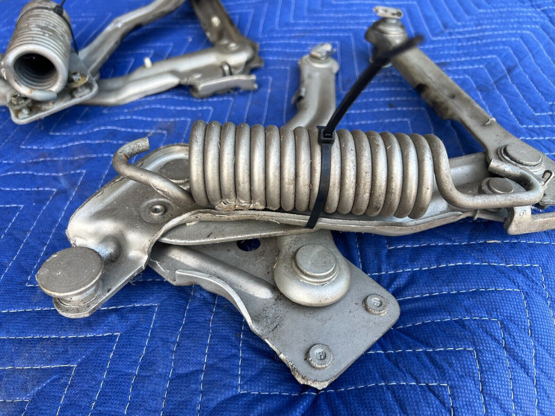 1979-1985 Mercedes 300SD W126 Pair Left & Right Hood Hinges Brackets OEM #399EM