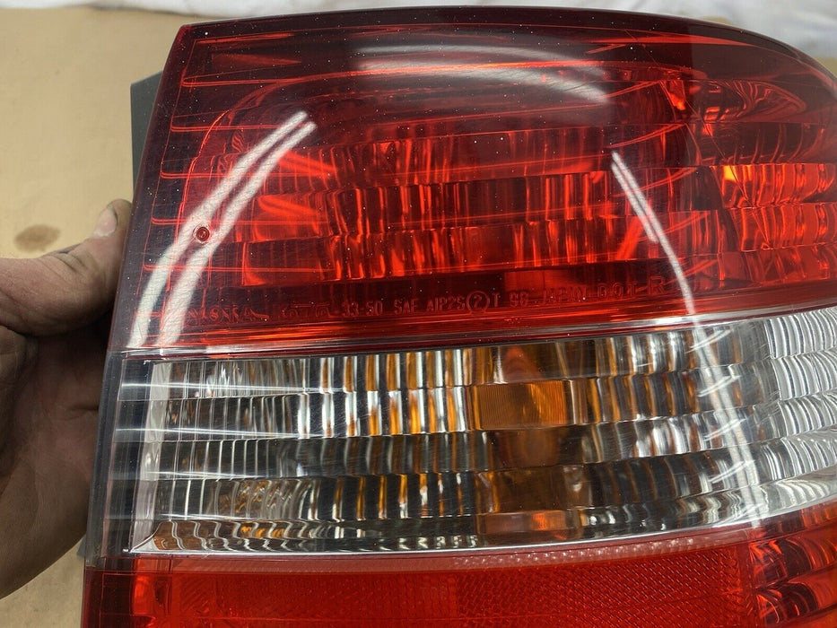 2000-2001 Lexus ES300 Passenger Right RH Rear Outer Side Tail Light OEM #2404E