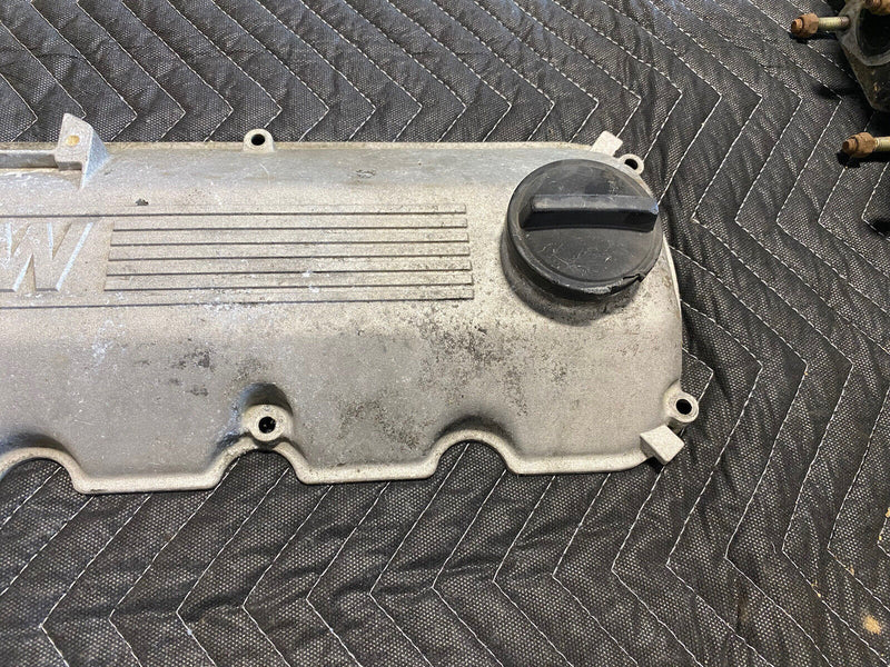 87-93 BMW 325i 525i M20B25 E30 E34 Cylinder Head Valve Cover 885 2.5L OEM #2905E
