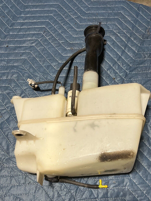 1998-2000 Volvo V70R S70 V70 Windshield Washer Jug Assembly w/ Pump 9169611#86EM