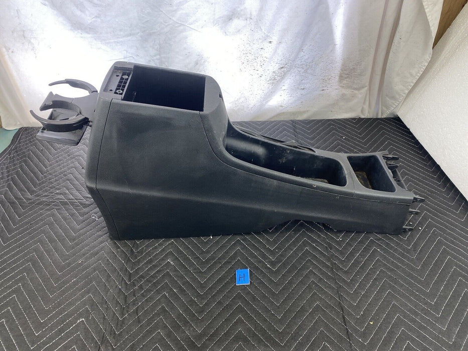 2009-2010 Pontiac Vibe Center Console & Cup Holder Assembly Gray OEM #3159E