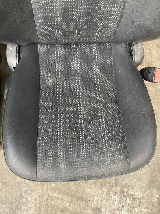 83-91 BMW 325ix 325e 318i 325i E30  Black Front Bucket Seats Sedan #55M