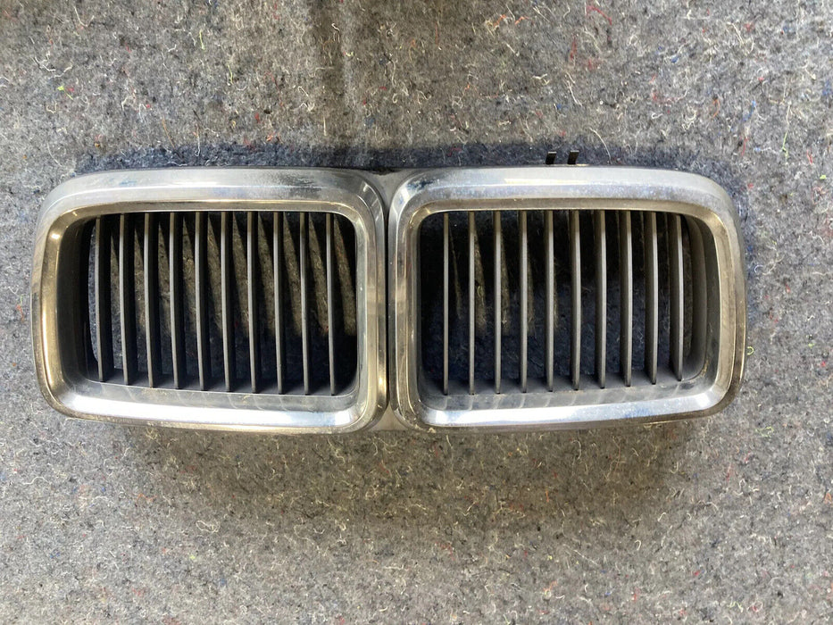 1986-1994 BMW 7 Series E32 Kidney Grille Chrome Stock Front 1956863 OEM #787M