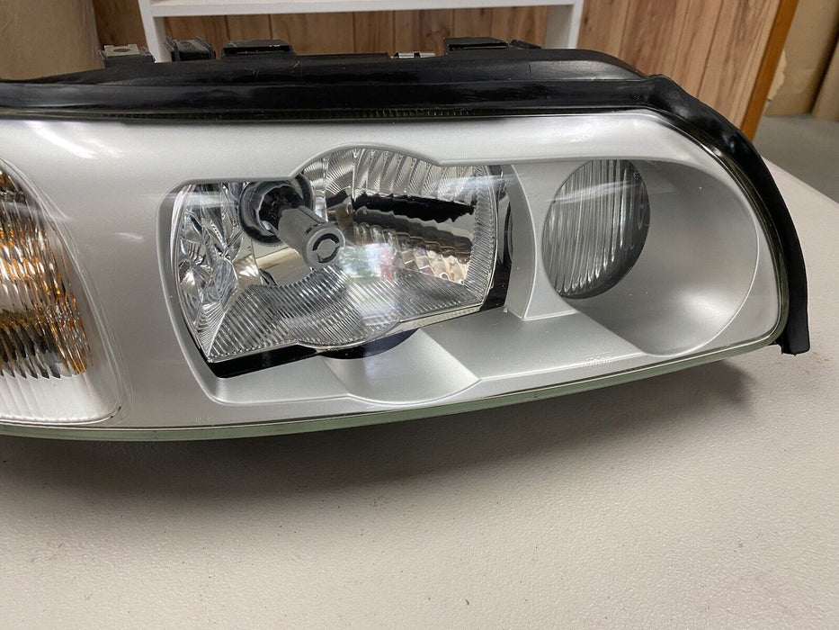 04-07 Volvo S60R V70R Right Passenger Headlight Assembly HID XENON OEM #1531E