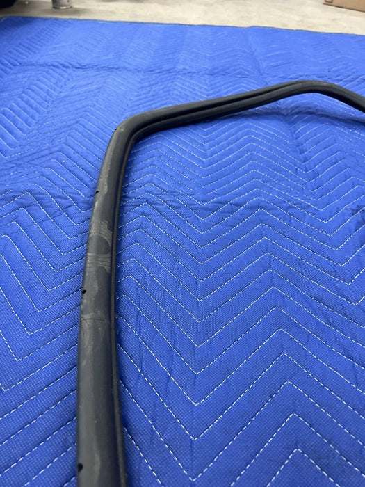 2005-2007 Volvo S60R Trunk Deck Lid Seal Gasket Weather Stripping OEM #1077EM