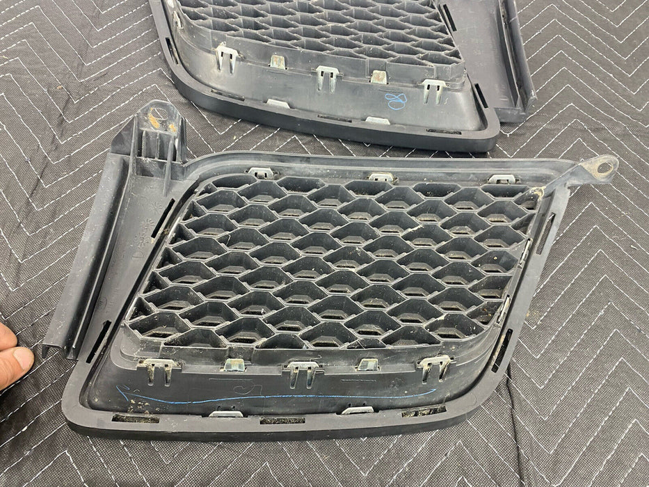 2009-2010 Pontiac Vibe Front Grille Bumper Trim Upper Insert Pair L R OEM #3118E