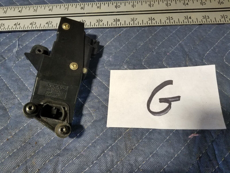 1998-2000 Volvo V70 V70R Wagon OEM Gas Door Actuator 9152856 Lock #383AN
