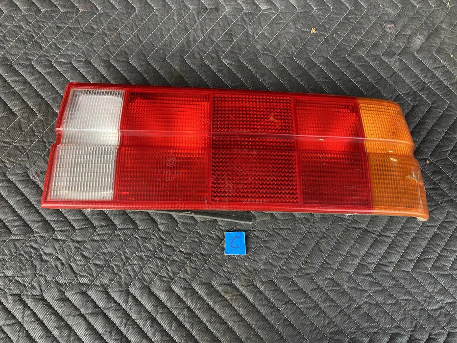 1982-1994 BMW E30 318i 325i 1368824 Right RH Tail Light Brake Rear OEM #2096M