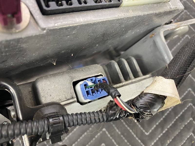 2009-2010 Pontiac Vibe ECU Computer & Onstar Module Unit 86710-YV021 OEM #3161E