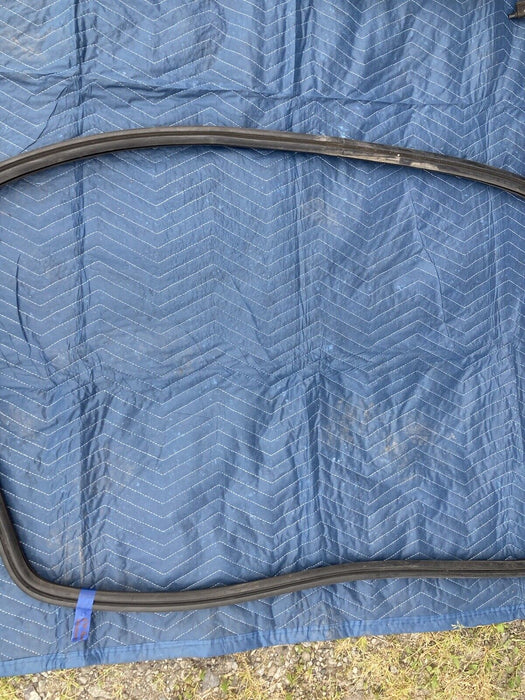 1982-1994 BMW E30 318i 325i Front Windshield Gasket Seal Weatherstripping #2259M