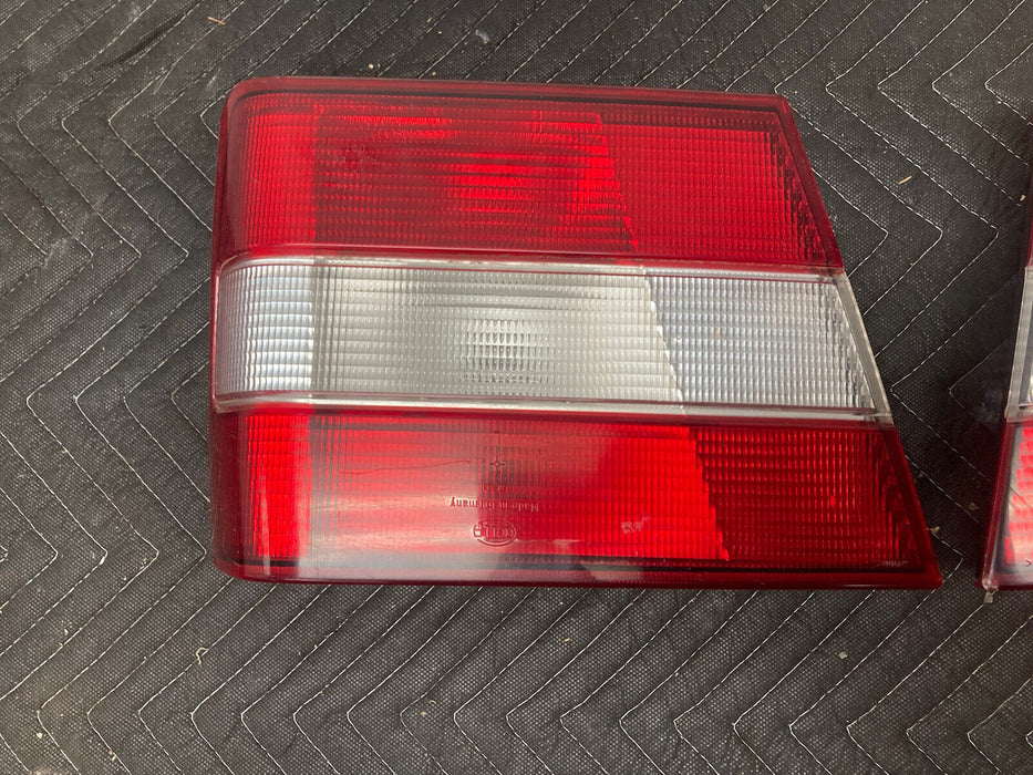 1991 92 93 94 1995 Volvo 940 960 Pair Tail Lights Right Left 3538333 OEM #587M