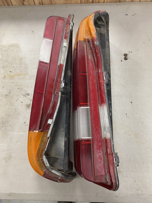 1977-1985 Mercedes W123 300D 300CD 240D R & L Tail Light Assembly Pair OE #1330E