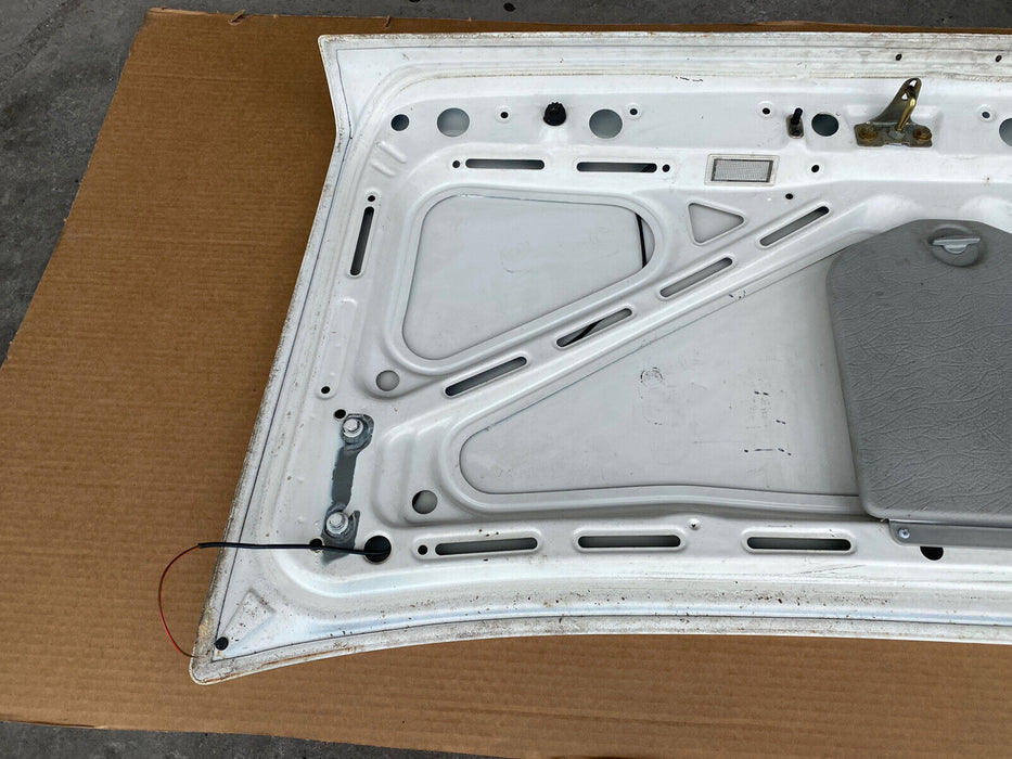 84-91 BMW Sedan 318i 325i 325ix E30 Rear Deck Lid Hatch Trunk Bonnet White #808E