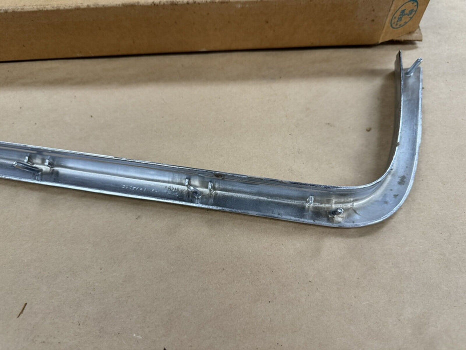 1968-1969 Corvette C3 Front RH Side Grille Molding NOS GM 3915848 OEM #3253E