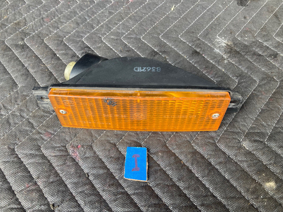 1982-1994 BMW E30 318i 325i 1380964 Front Bumper Turn Signal Light OEM #2217M