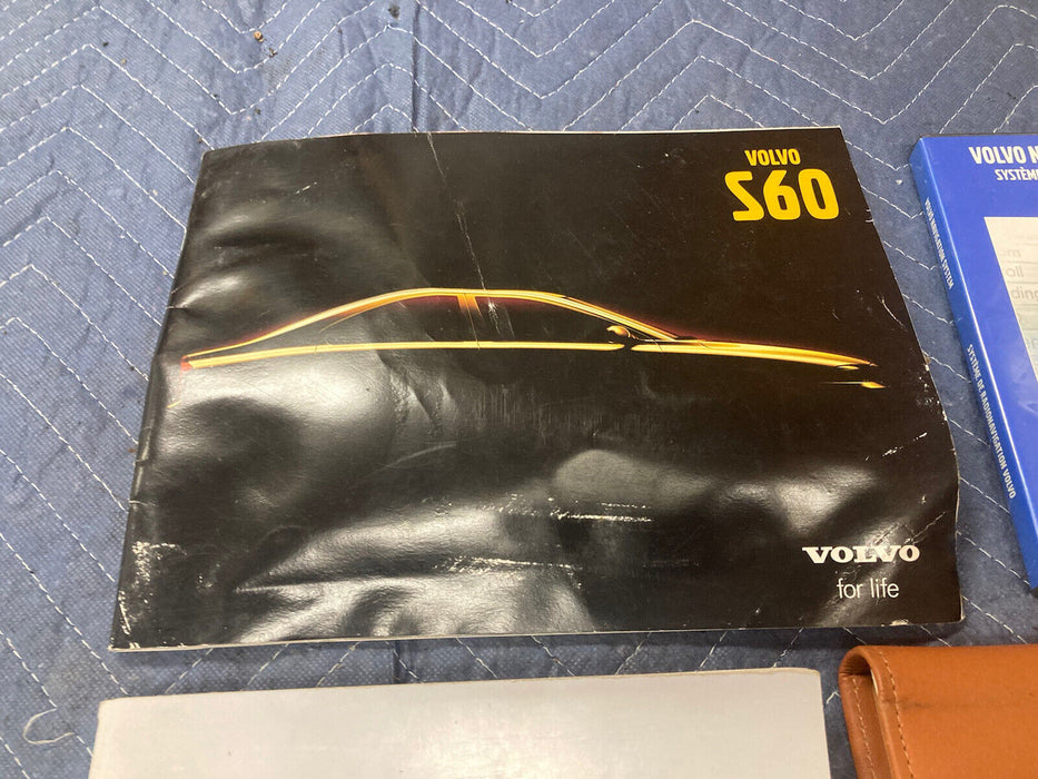 2005 2006 2007 Volvo S60R S60 V70R Owners Manual Book Leather Cover OEM #1505M