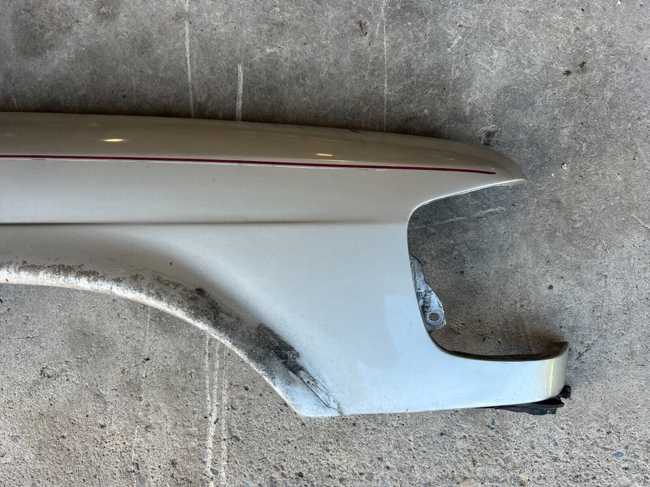 1979-85 Mercedes 300SD W126 Sedan Silver Front Passenger Right Fender OEM #392EM