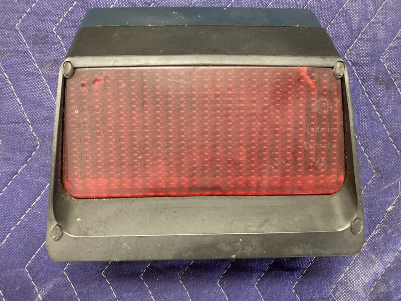 1982-1994 BMW E30 318i 325i Tail Light Housing Center 3rd 1377709 #2485M