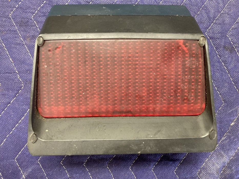 1982-1994 BMW E30 318i 325i Tail Light Housing Center 3rd 1377709 #2485M