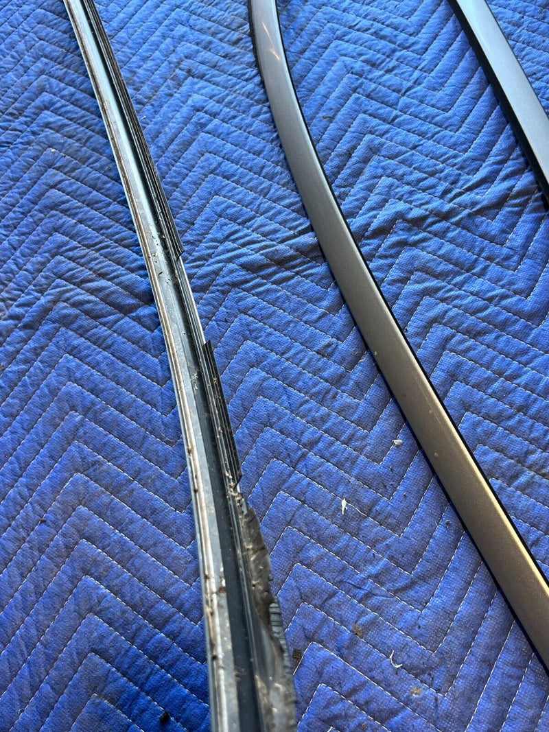 2005-2007 Volvo S60R LH & RH Silver Exterior Door Side Trim Moldings OEM #1138EM