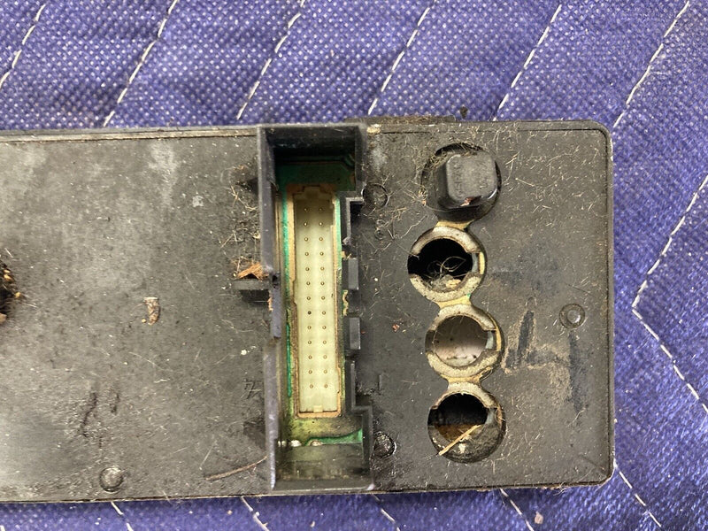 1984-1991 BMW 318i 325i E30 Info Information Monitor Bosch 1375749 OEM #2560M