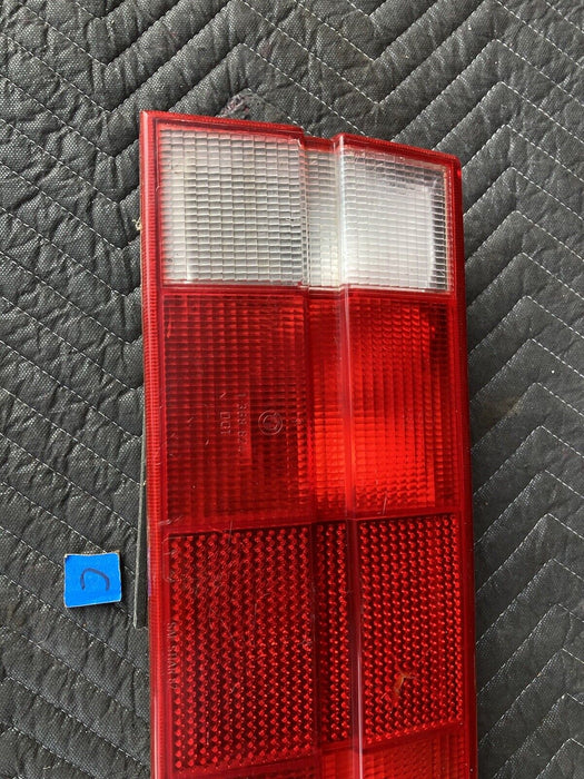 1982-1994 BMW E30 318i 325i 1368824 Right RH Tail Light Brake Rear OEM #2096M