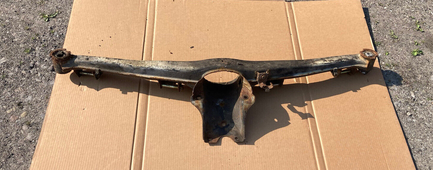 1982-1994 BMW E30 318i 325i Rear Axle Cross Member Carrier Housing OEM #2110M