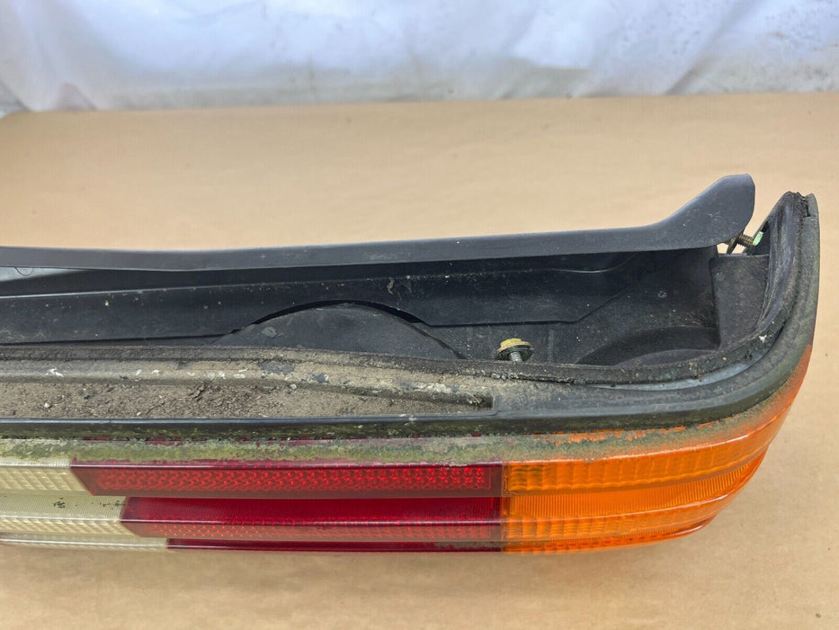 1979-1985 Mercedes 300SD W126 Right Rear Tail Light Assembly Lamp OEM #289EM