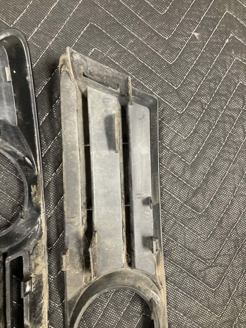 2004-2007 Volvo S60R V70R Front LH & RH Bumper Fog Light Grille Pair OEM #2812M