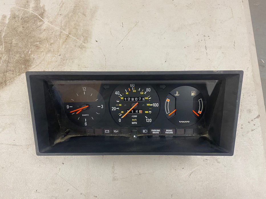 1983-85 Volvo 240 TURBO r0,980 Gauge Instrument Cluster 128,075 Cable OEM #2025E