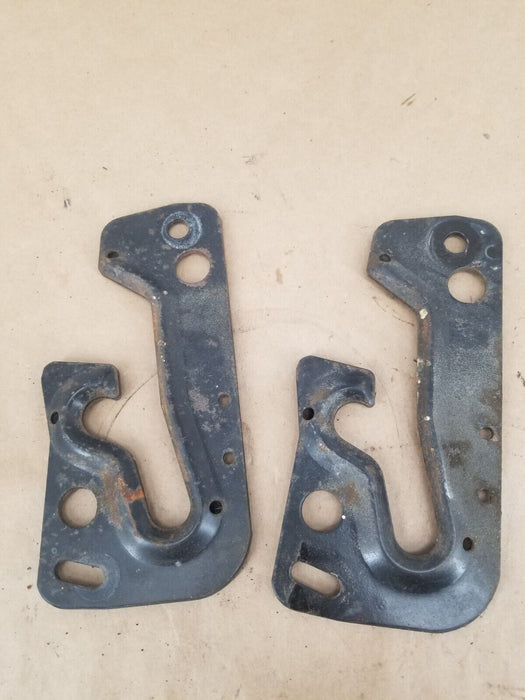 1984-93 BMW E30 318i 325i HOOD STRIKER PLATE CATCH LATCH HOOKS  OEM #CN610