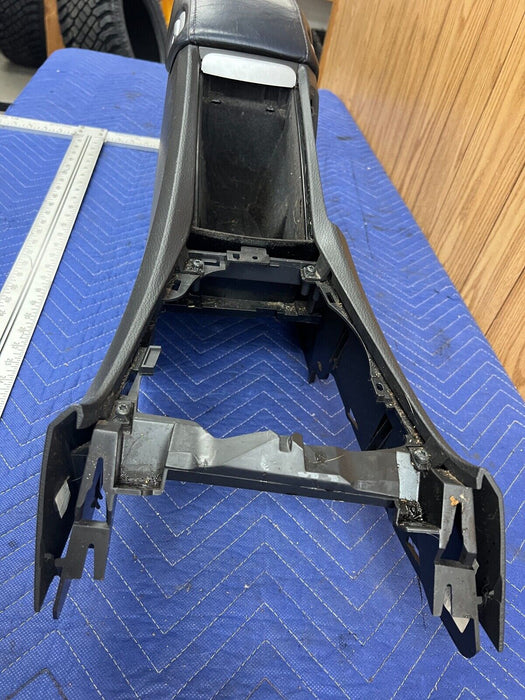 2005-2007 Volvo S60R V70R Center Console Arm Rest Cup Holder 30643625 OEM#1321EM