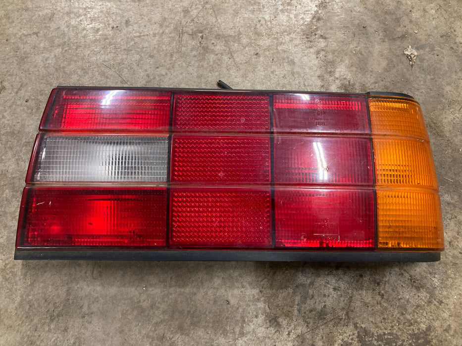 88-91 BMW E30 325ix Right Tail Light Break Reverse Lamp 63211385382 #36M