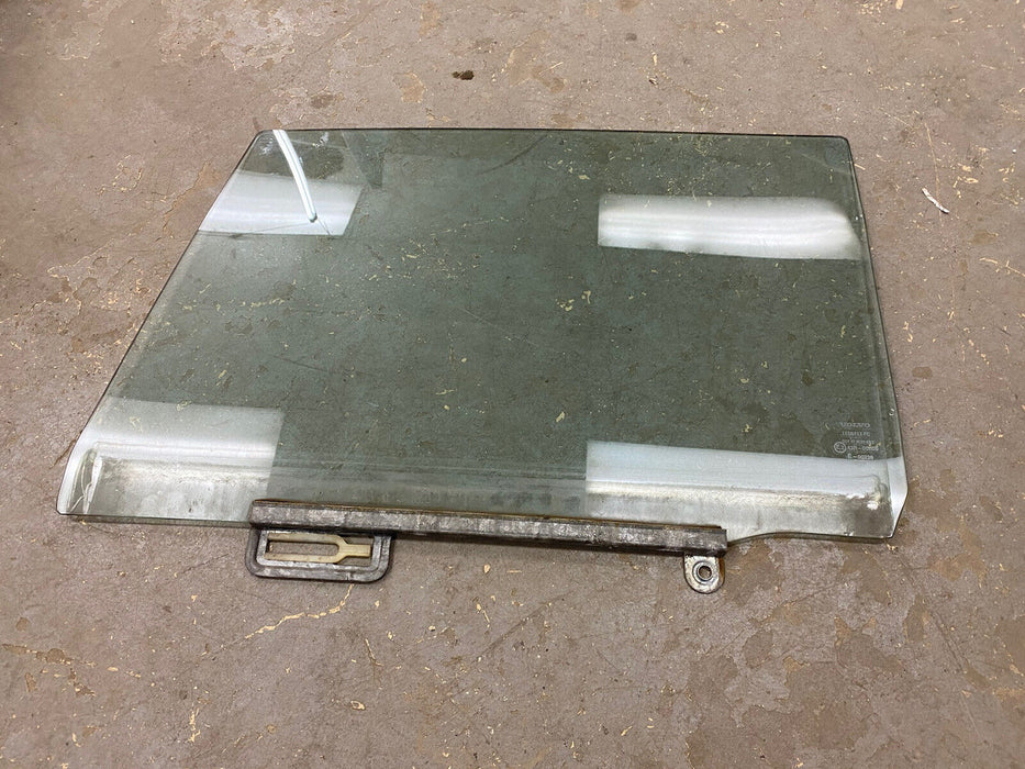 1975-1993 Volvo 240 245 Wagon Rear Right Pass Side Door Window Glass OEM #2424E