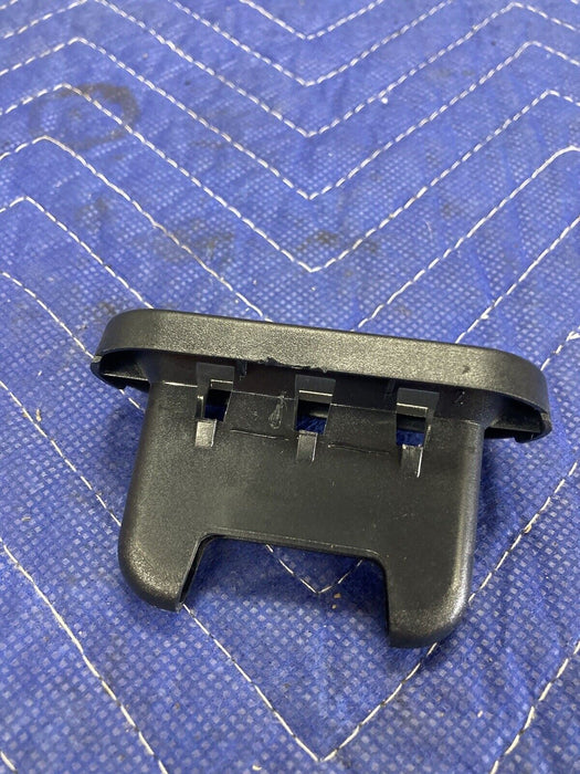 2004-2007 Volvo S60R V70R S60 Sedan Seat Clip Rear 9208257 OEM #2830M