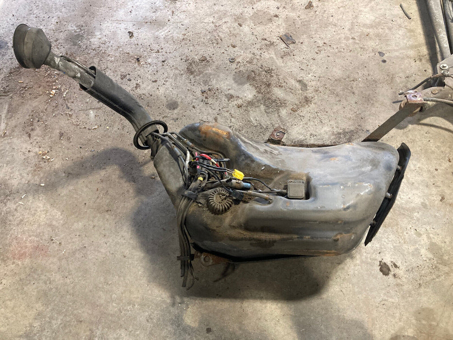 1992-1997 Volvo 850 GLT Fuel Tank With Pump And Lines Gas Wagon Petrol OEM #688M