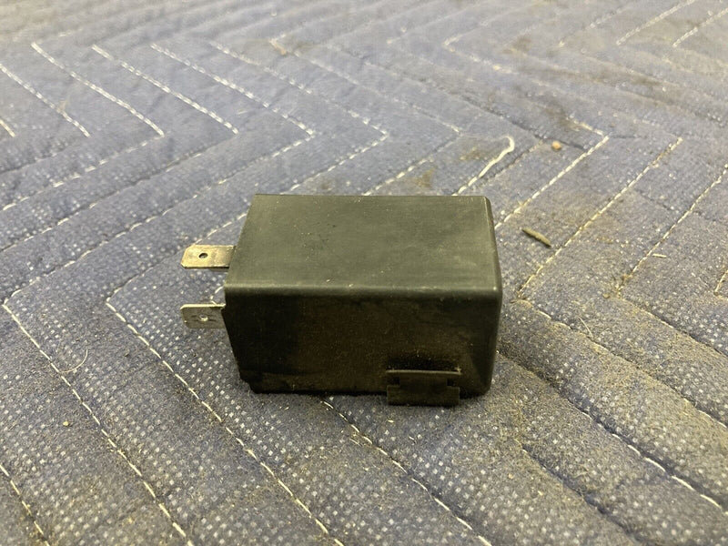 1975-1985 Volvo 242 240 244 245 Flasher Control Hella Relay tbb50dot OEM #1680M