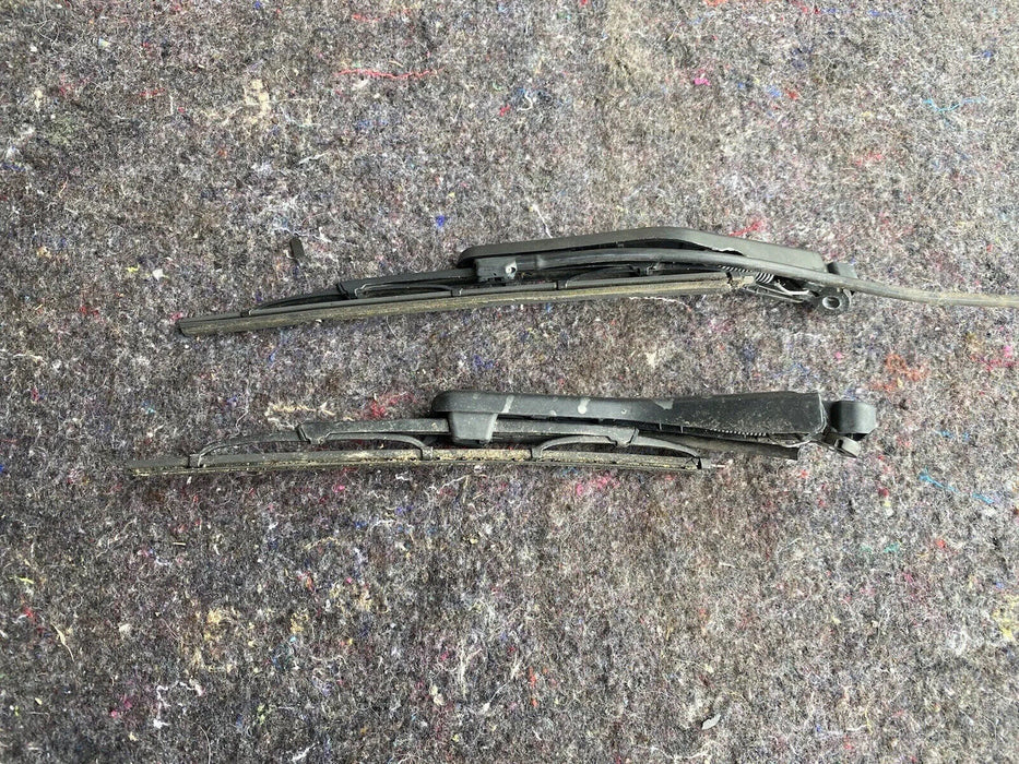 98-00 Volvo V70R V70 S70 Left & Right Headlight Wiper Arms Pair OEM #1622E