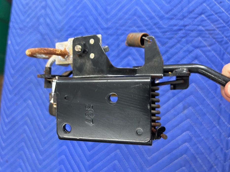 1998-2002 Isuzu Trooper Gas Pedal Accelerator Throttle Assembly OEM #951EM