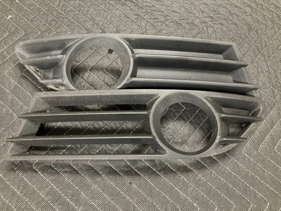 2004-2007 Volvo S60R V70R Front LH & RH Bumper Fog Light Grille Pair OEM #2812M