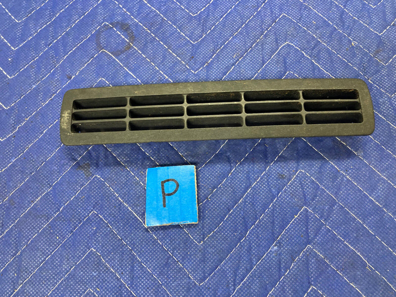1984-1991 BMW 318i 325i E30 Rear Parcel Shelf Vent Defrost 1971937 OEM #2648M