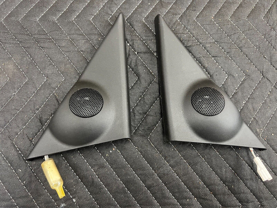 1998-2002 Isuzu Trooper Set LH & RH Mirror Corner Trim Speaker Tweeter OEM#900EM