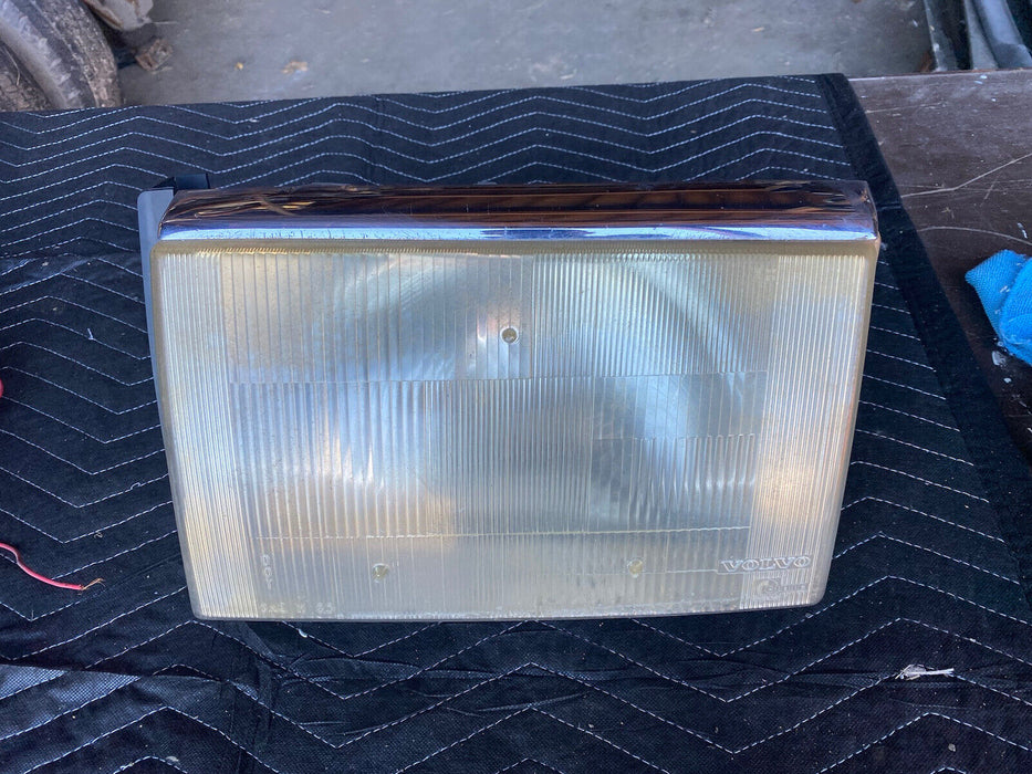 1983-1993 Volvo 240 242 244 245 Front Driver Side Headlight Lamp OEM #1800E