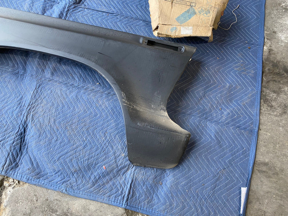 1973-1979 Ford F Series F100 F150 F250 F350 P/U Truck RH Front Fender NOS #947E