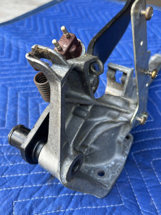 1979-1985 Mercedes 300SD W126 Sedan Brake Pedal Assembly 1262901819 OEM #411EM