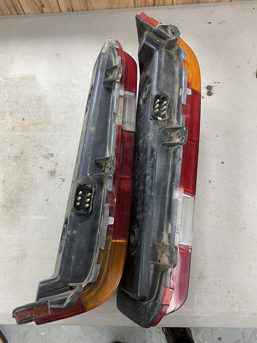 1977-1985 Mercedes W123 300D 300CD 240D R & L Tail Light Assembly Pair OE #1330E