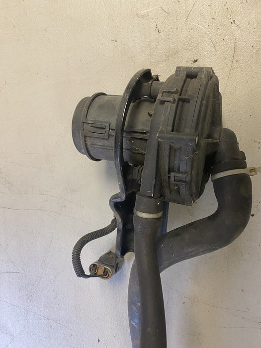 1998 Volvo V70R V70 XC70 S70 OEM Air Injection Smog Pump w/Bracket 9179271 #520E