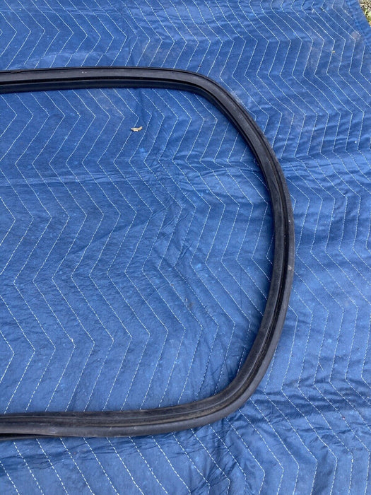 1982-1994 BMW E30 318i 325i Front Windshield Gasket Seal Weatherstripping #2258M